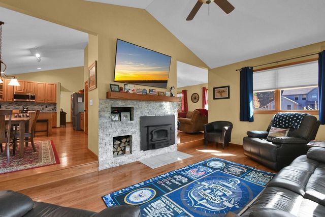 26 Bluegrass Drive SW, Pataskala, OH 43062