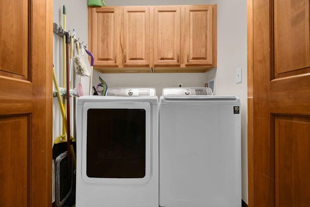 26 Bluegrass Drive SW, Pataskala, OH 43062