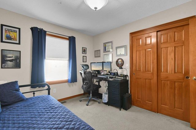 26 Bluegrass Drive SW, Pataskala, OH 43062