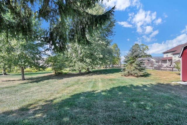 26 Bluegrass Drive SW, Pataskala, OH 43062