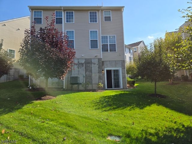 86 Sowers Dr, Mount Olive Twp., NJ 07840