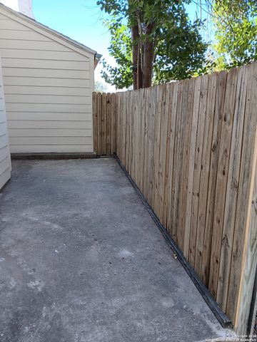 8408 Echo Creek, San Antonio, TX 78240