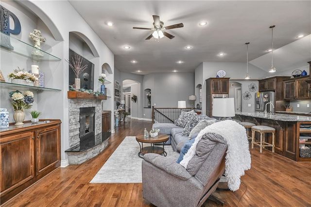 15941 W 163rd Terrace, Olathe, KS 66062