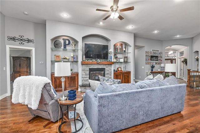 15941 W 163rd Terrace, Olathe, KS 66062