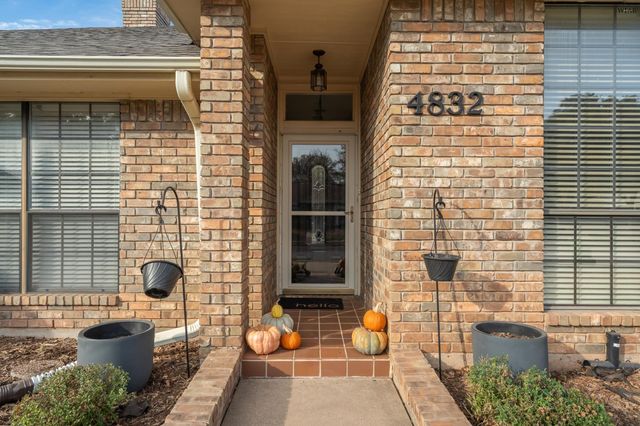 4832 ROYAL OAK STREET, Wichita Falls, TX 76308