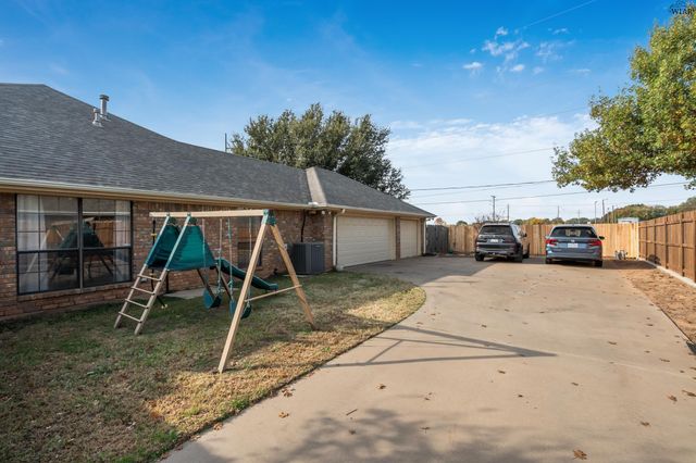 4832 ROYAL OAK STREET, Wichita Falls, TX 76308