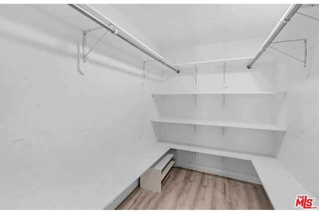 11930 Avon Way 207, Los Angeles, CA 90066