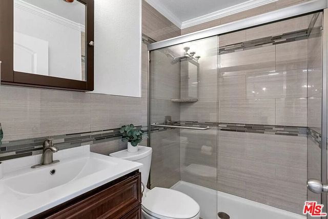 11930 Avon Way 207, Los Angeles, CA 90066