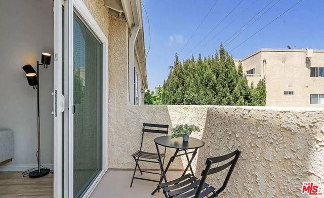 11930 Avon Way 207, Los Angeles, CA 90066