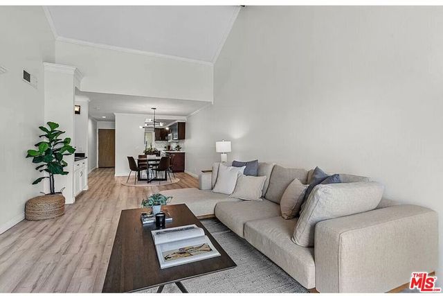 11930 Avon Way 207, Los Angeles, CA 90066