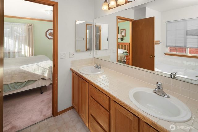 24321 119th Avenue SE, Kent, WA 98030