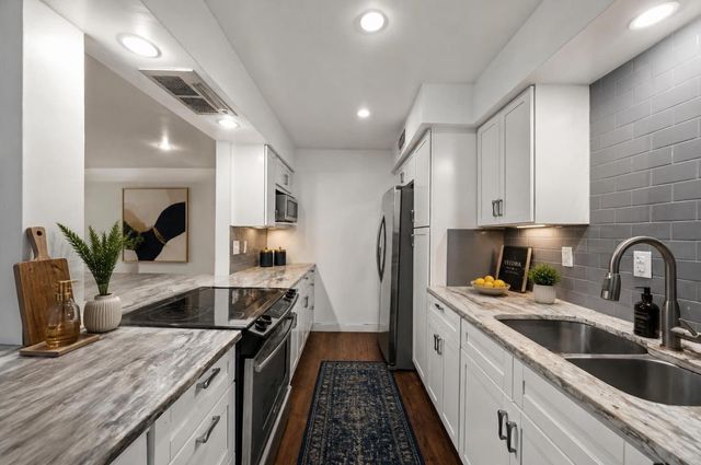 351 N Post Oak Lane 601, Houston, TX 77024