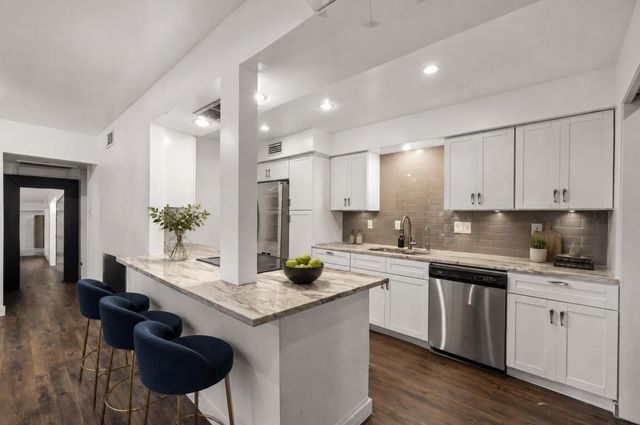 351 N Post Oak Lane 601, Houston, TX 77024