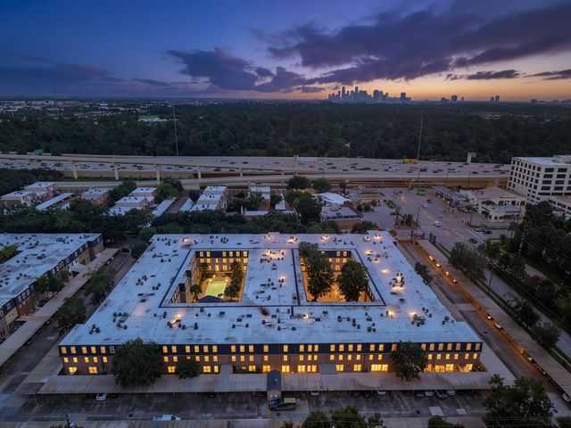 351 N Post Oak Lane 601, Houston, TX 77024