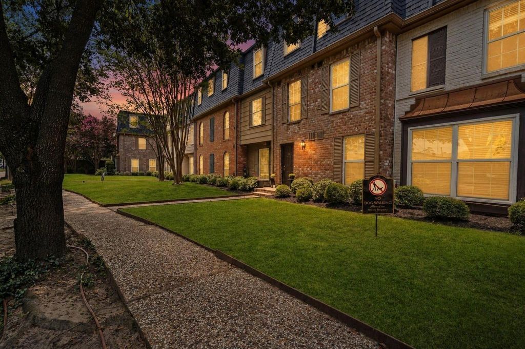 351 N Post Oak Lane 601, Houston, TX 77024