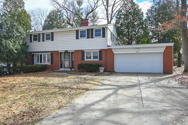 1321 WIESNER STREET, Green Bay, WI 54304