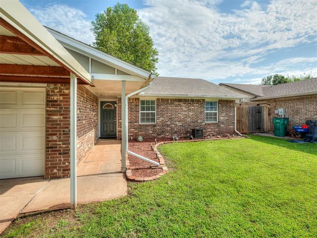 10425 Dover Drive, Yukon, OK 73099