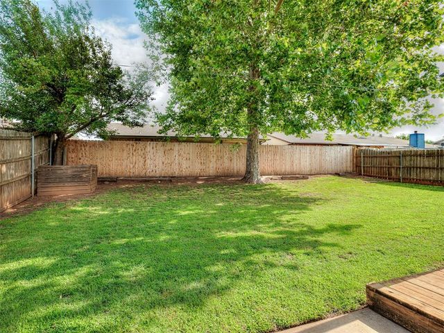 10425 Dover Drive, Yukon, OK 73099