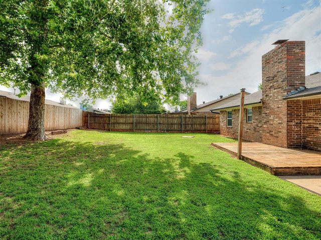 10425 Dover Drive, Yukon, OK 73099