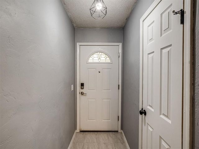 10425 Dover Drive, Yukon, OK 73099