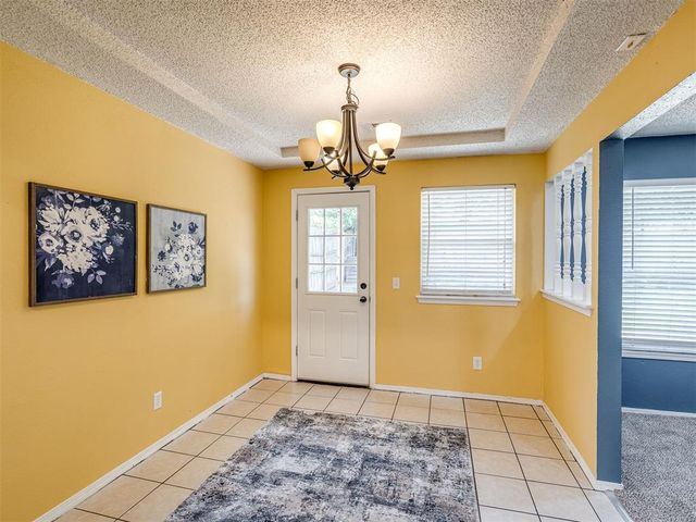10425 Dover Drive, Yukon, OK 73099