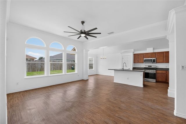 3913 Las Bahias Dr, Corpus Christi, TX 78414