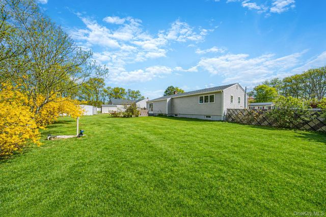 38 Hopes Avenue, Holtsville, NY 11742