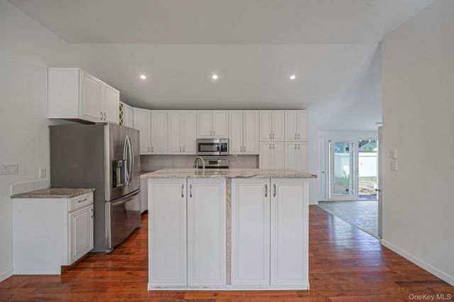 38 Hopes Avenue, Holtsville, NY 11742