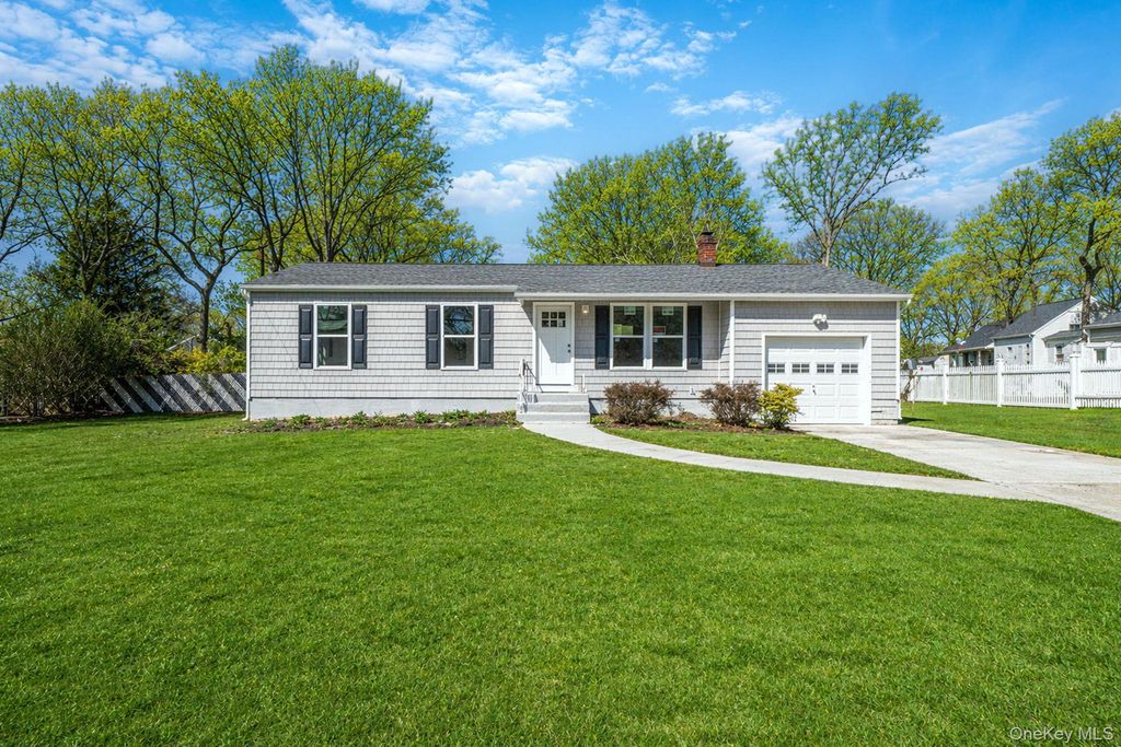 38 Hopes Avenue, Holtsville, NY 11742