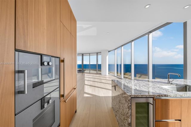 175 SE 25th Road 1202, Miami, FL 33129