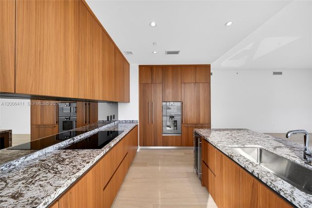 175 SE 25th Road 1202, Miami, FL 33129