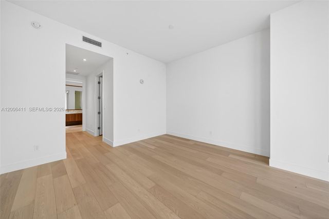 175 SE 25th Road 1202, Miami, FL 33129