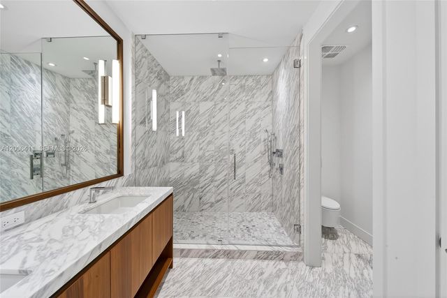 175 SE 25th Road 1202, Miami, FL 33129