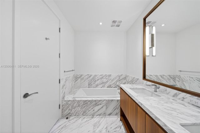 175 SE 25th Road 1202, Miami, FL 33129