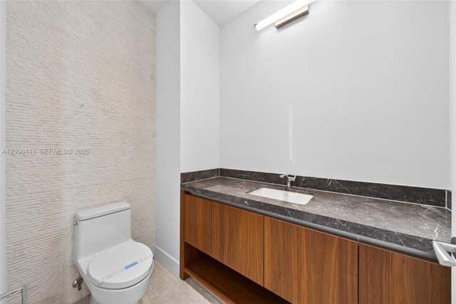 175 SE 25th Road 1202, Miami, FL 33129