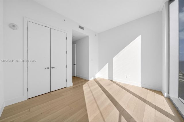 175 SE 25th Road 1202, Miami, FL 33129