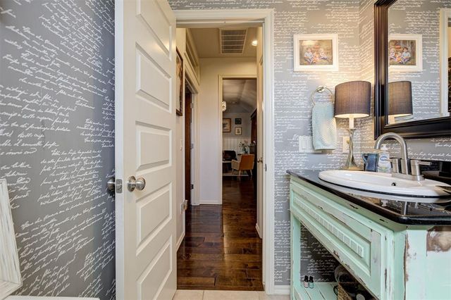 717 Falling Sky Drive, Edmond, OK 73034
