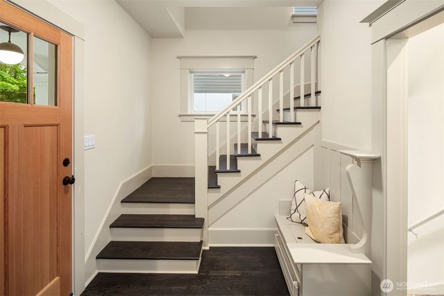 602 18th Avenue E, Seattle, WA 98112