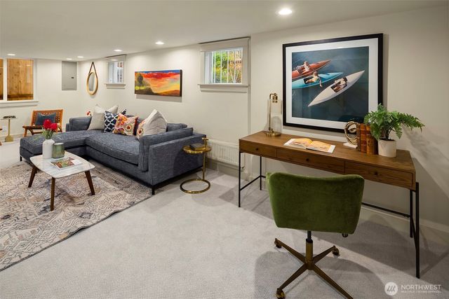 602 18th Avenue E, Seattle, WA 98112