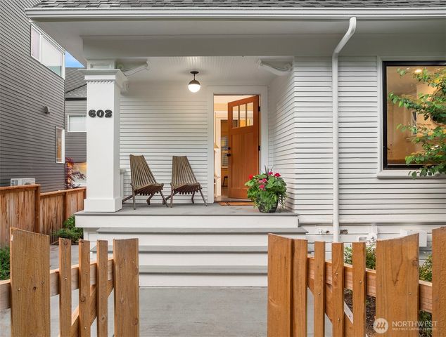 602 18th Avenue E, Seattle, WA 98112