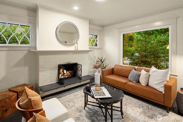 602 18th Avenue E, Seattle, WA 98112