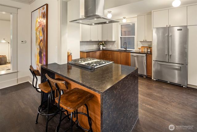 602 18th Avenue E, Seattle, WA 98112