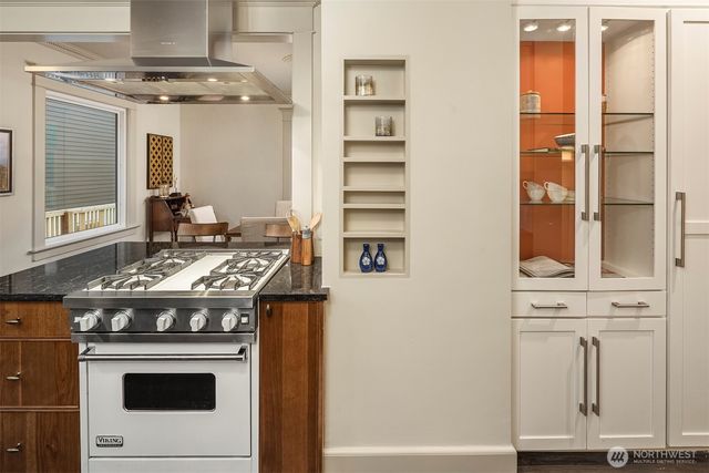 602 18th Avenue E, Seattle, WA 98112