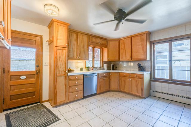 1420 S 11th St, Salina, KS 67401