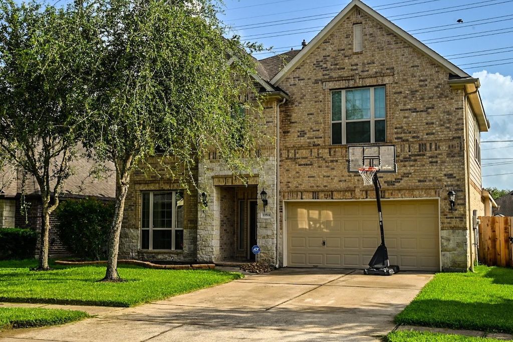 13514 Mooring Pointe Drive, Pearland, TX 77584
