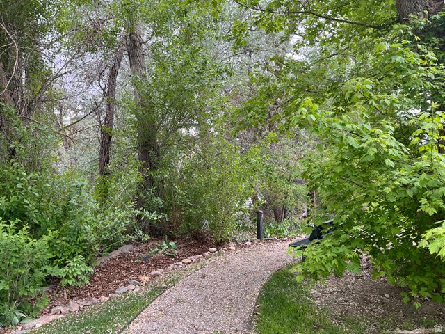 1672 S CANYONWOODS, Ogden, UT 84404