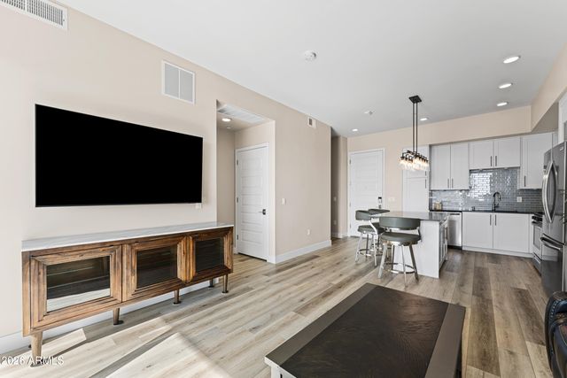 7300 E EARLL Drive 3023, Scottsdale, AZ 85251