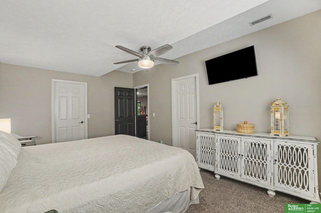 11414 Iowa Circle, Omaha, NE 68142