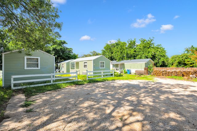 686 State Highway 173, Bandera, TX 78003