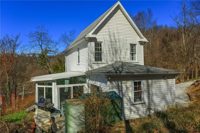 450 Kilbourne St, Hazelwood, PA 15207